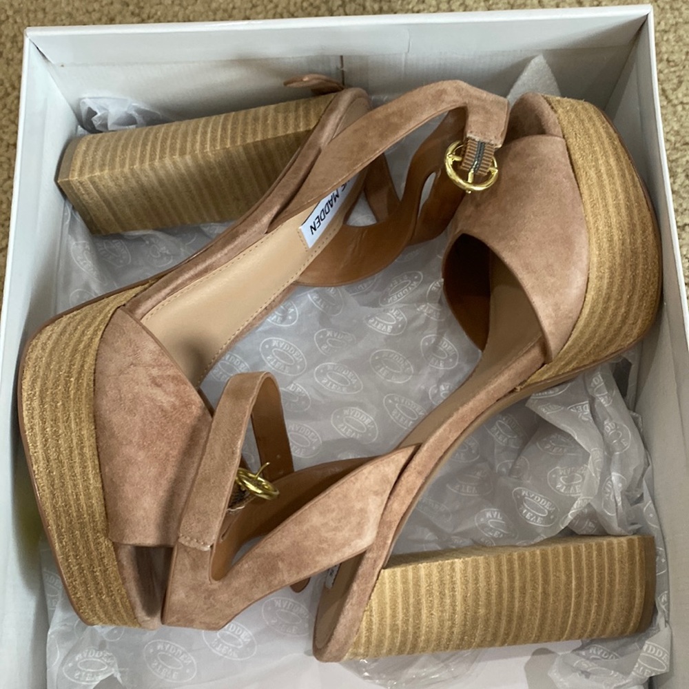 New in box Steve Madden platform heels